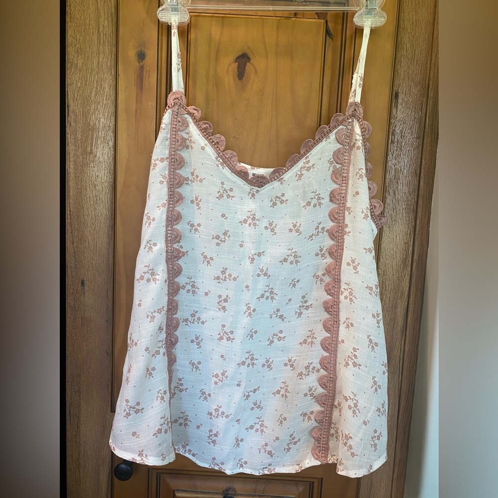 MINE (Buckle) Floral Boho Crochet Trim Tank Top Cami NWOT - Picture 3 of 6